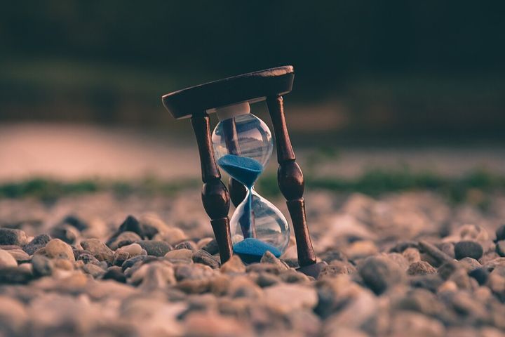 Sand time-turner to help with time management